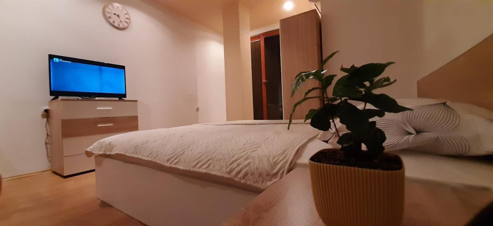 Apartment Riki 3 Near Bus Station Ohrid Room photo